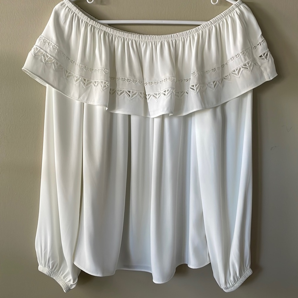 NWT WHBM cream colored off shoulder blouse with cut out ruffle detail